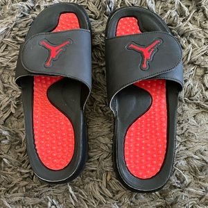 Slides Jordan’s size 7 men